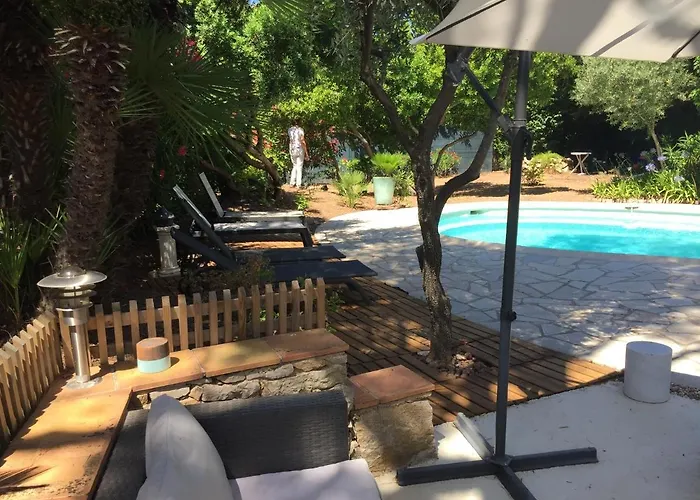 Les Cigales Сен-Рафаэль